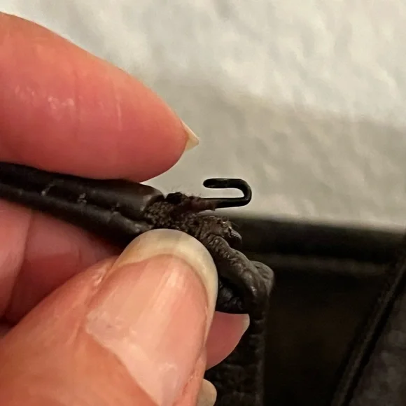 Leather mini skirt by Amanda Smith. Vintage. Decorative stitching. Dark Brown 12 - Picture 10 of 12